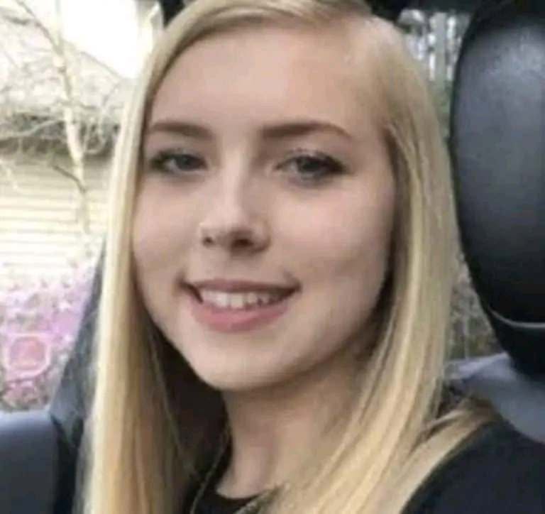 Girl, 16, Found Dead In Starbucks Bathroom, Then Customers See What’s Beside Her Body. See More