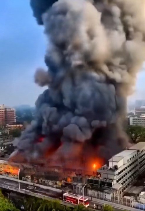 BREAKING NEWSJust hours ago, a tremendous fire broke out in…See more.