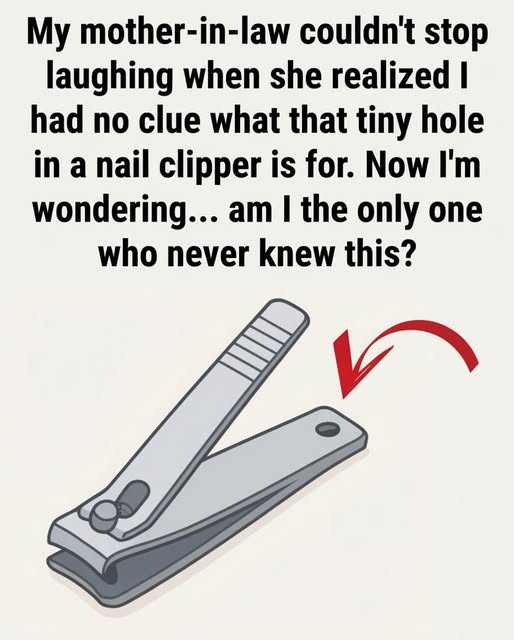 The “small round hole” on the nail clipper has special and powerful uses!!👇