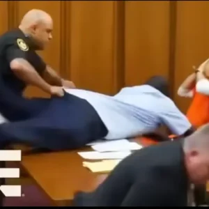 Father attacks daughter’s k.i.l.l.e.r in court