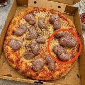 I Opened My Pizza Delivery Box And Was So Horrified I Almost Called The Police